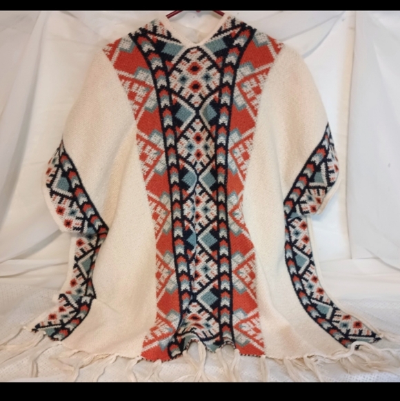 Nwot Western Blanket Sweater Poncho/Wrap - Picture 2 of 2